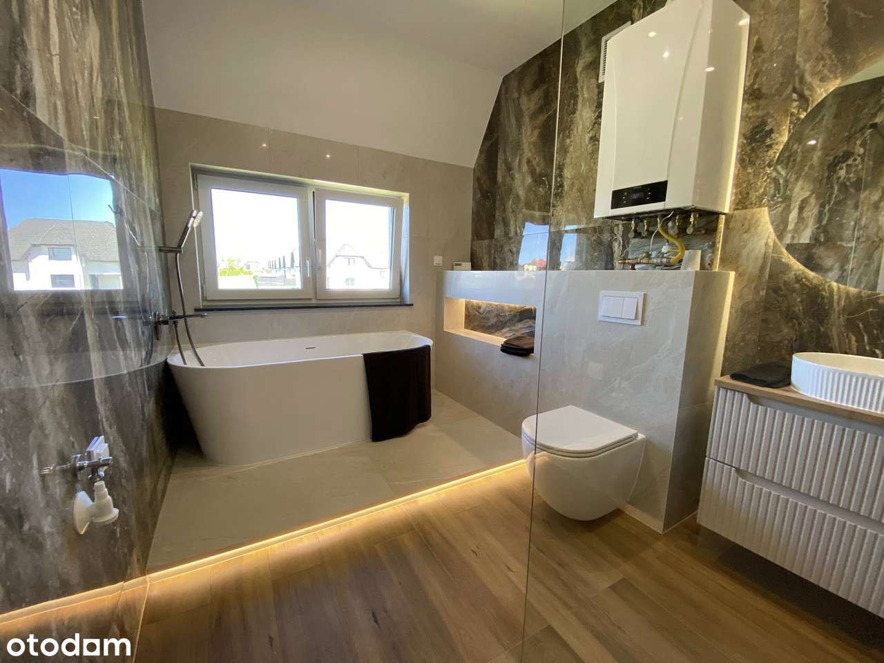 Nowe "pod klucz" mieszkanie z miejscem postojowym i ogródkiem-12