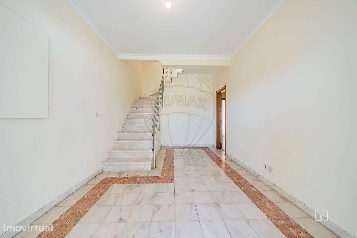 Moradia T5 para venda-7