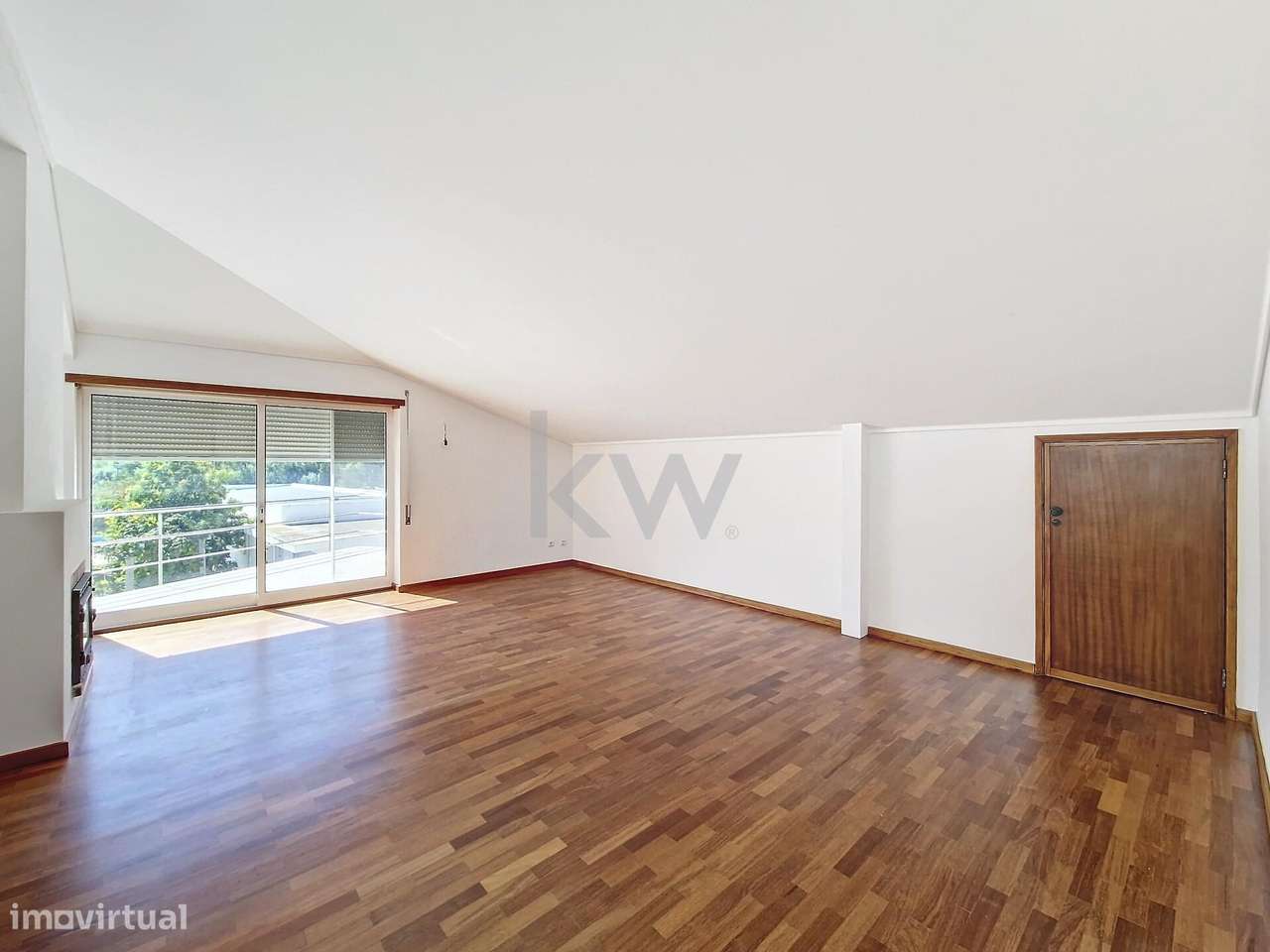 Moradia com 6 quartos, piscina aquecida, anexo e terreno com 2500m2 em-33