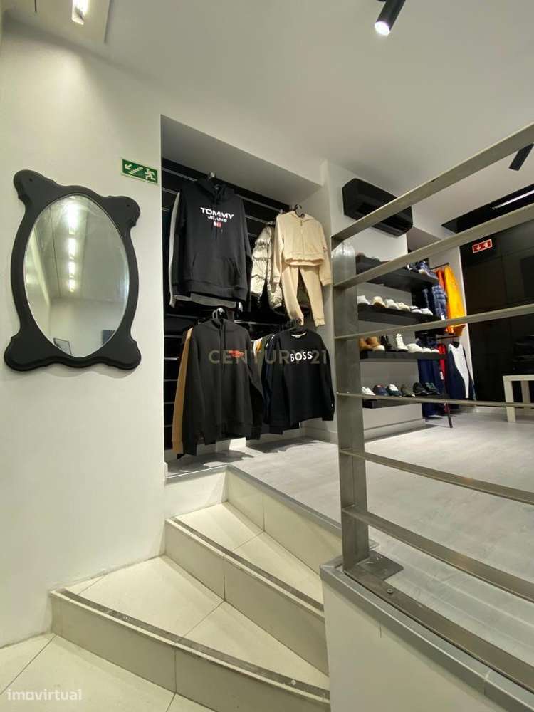 Trespasse de Loja de Desporto em Santa Catarina, Porto - Grande imagem: 5/14