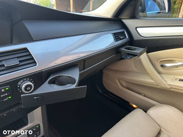 BMW Seria 5 523i Touring - 25