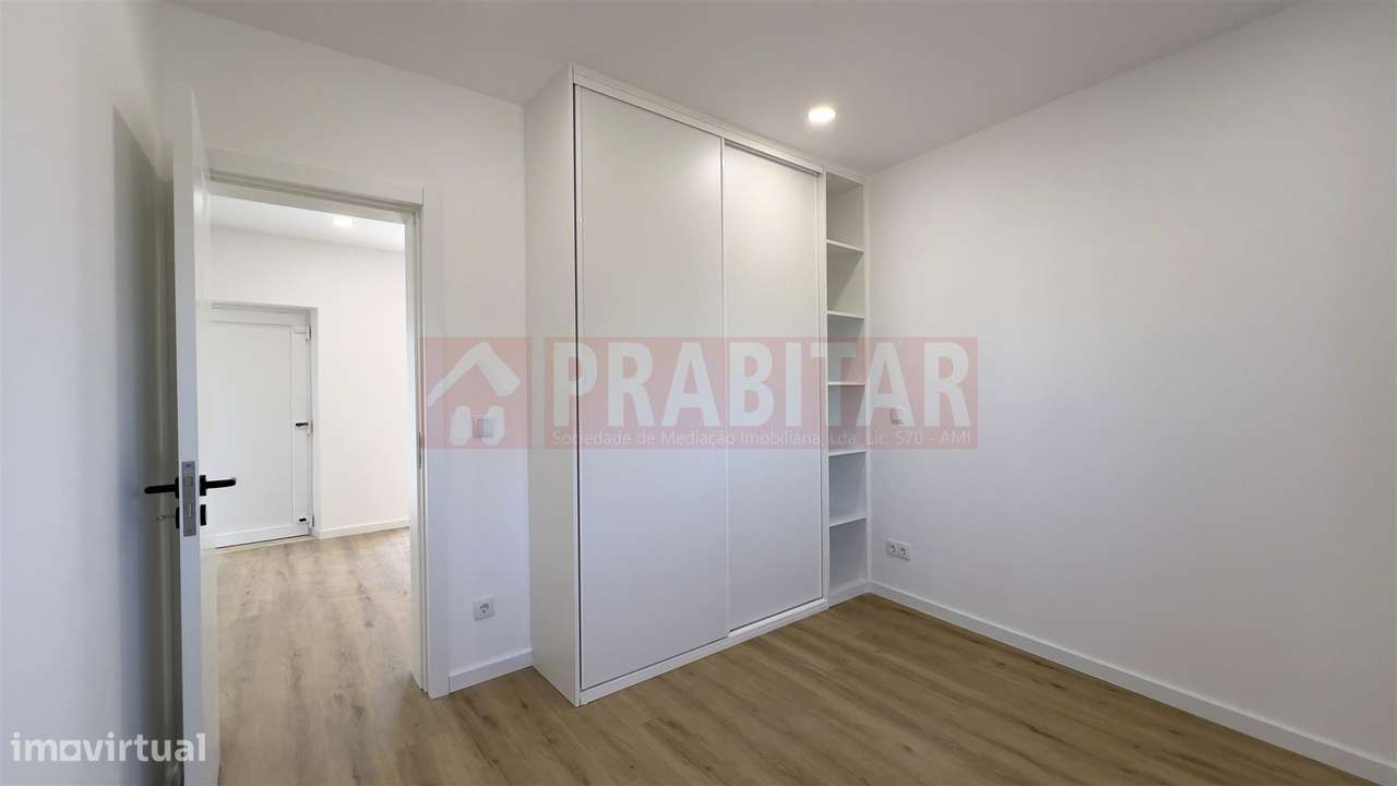 T2 RENOVADO COM LOGRADOURO EXCLUSIVO | CASAlS | COIMBRA-13