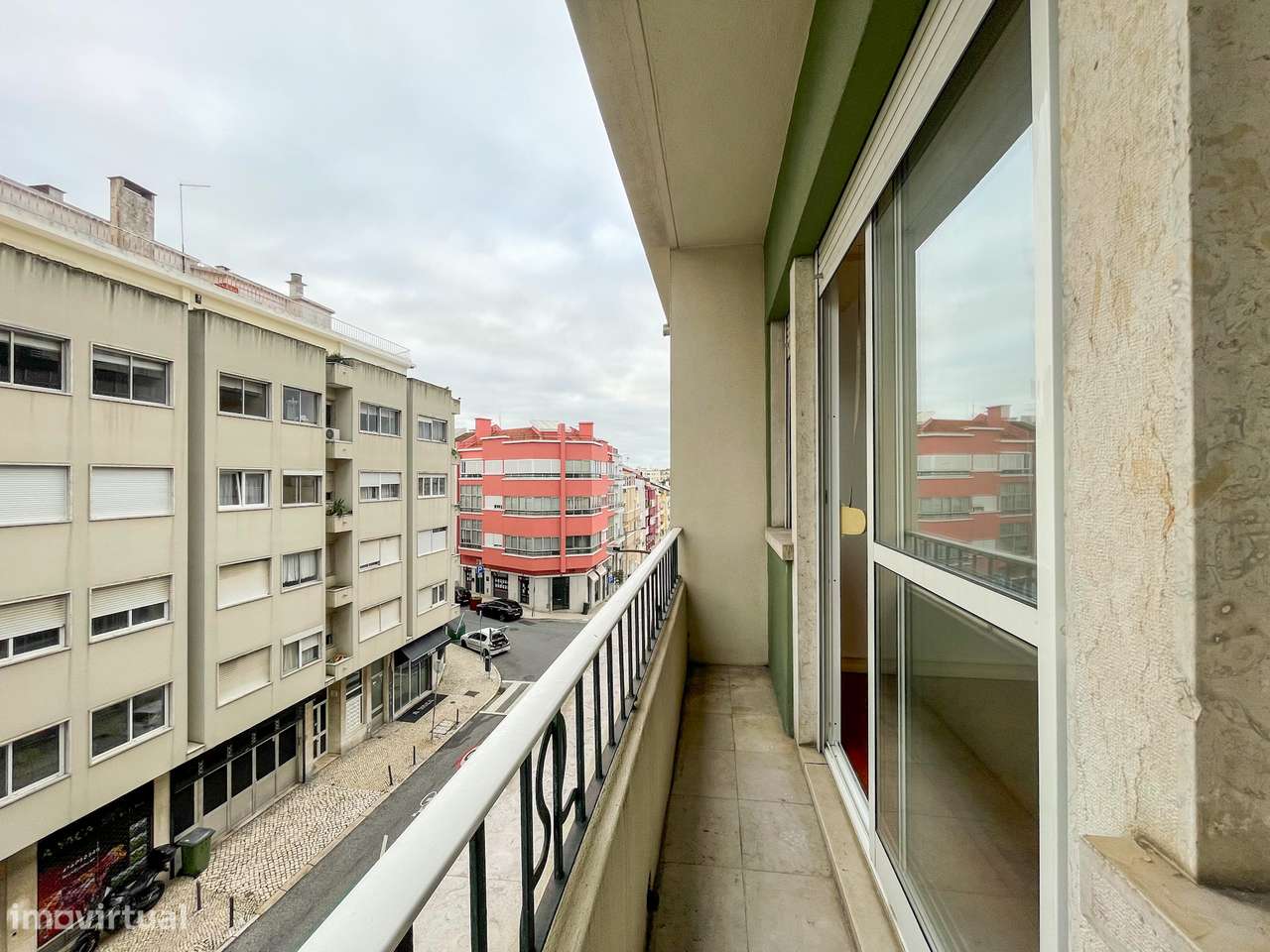 T3 Amplo Remodelado com Duas Suites e Varanda - Areeiro - Grande imagem: 3/35