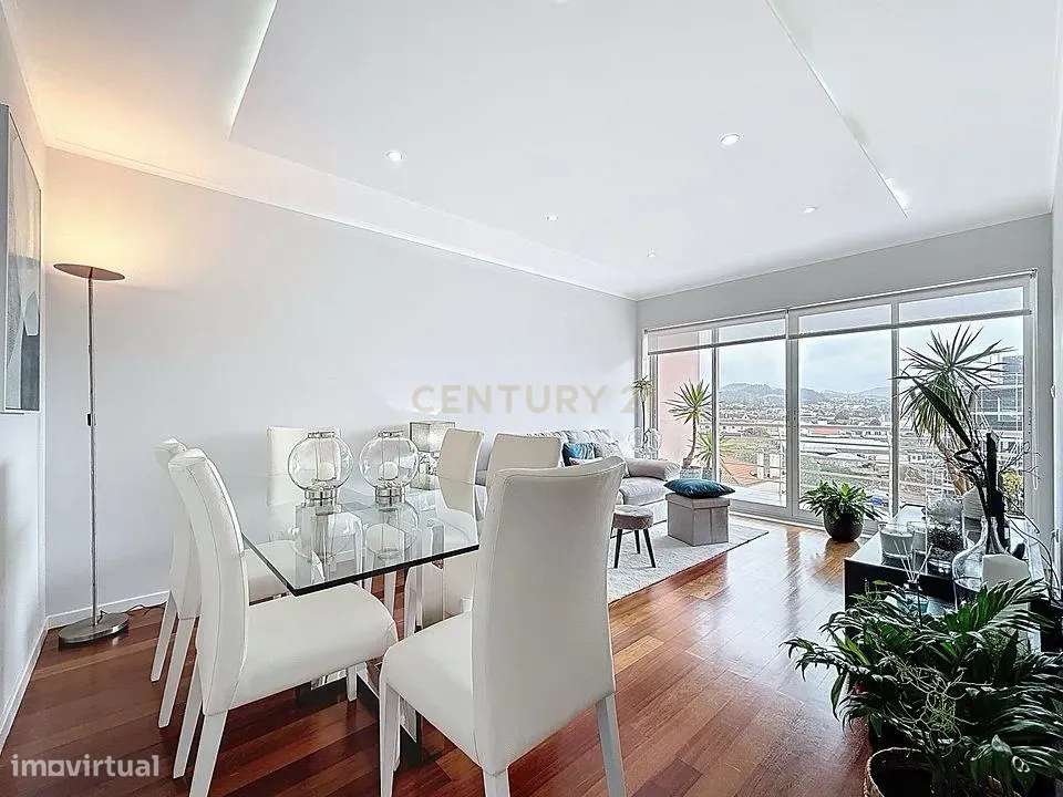 T3 Renovado com Vista Mar e Cidade – 7º Andar com Excelente Exposição - Grande imagem: 3/16