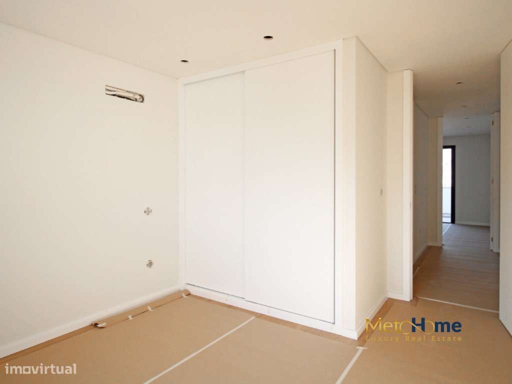 T3 com Terraço Novo - Último andar-24