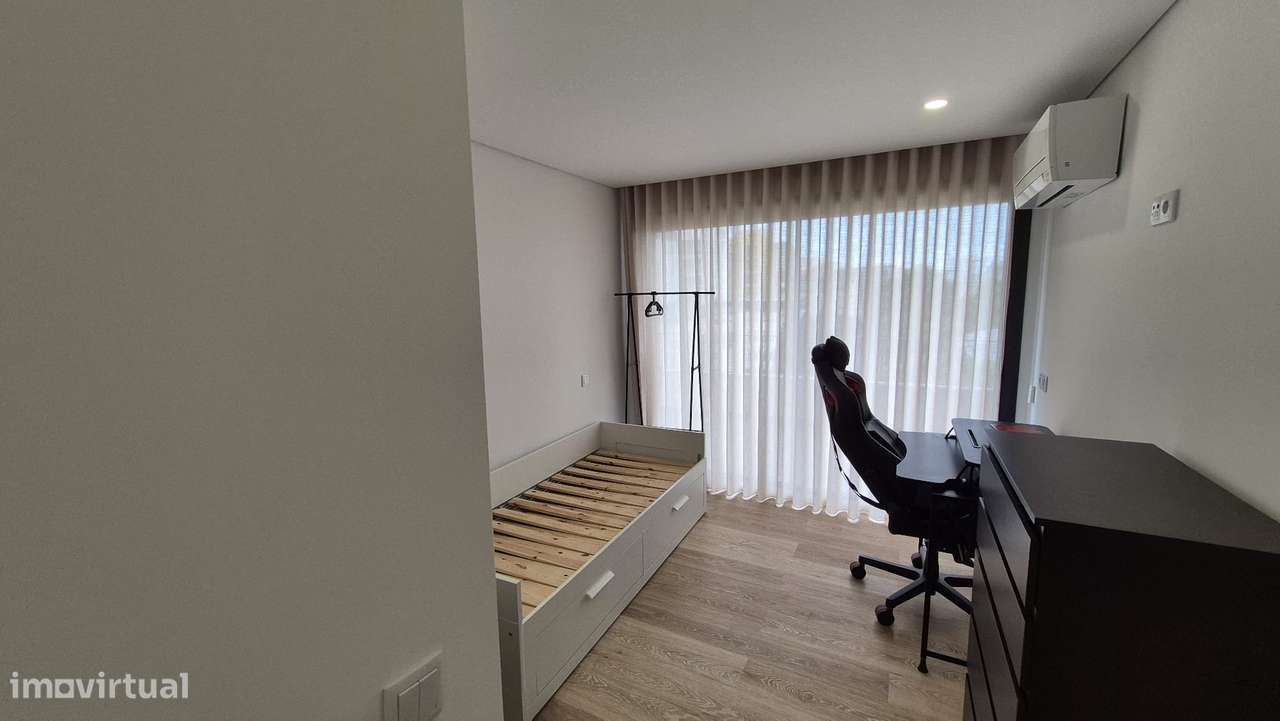 T3 Recuado no último piso, com terraço de 77,35m2 e garagem fechada-12