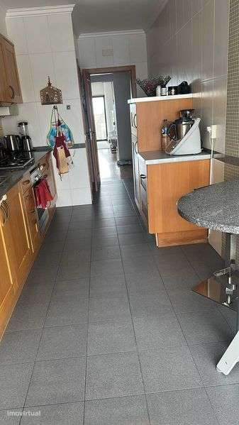 Apartamento com boas áreas, boa orientação solar e vista de mar. - Grande imagem: 5/12