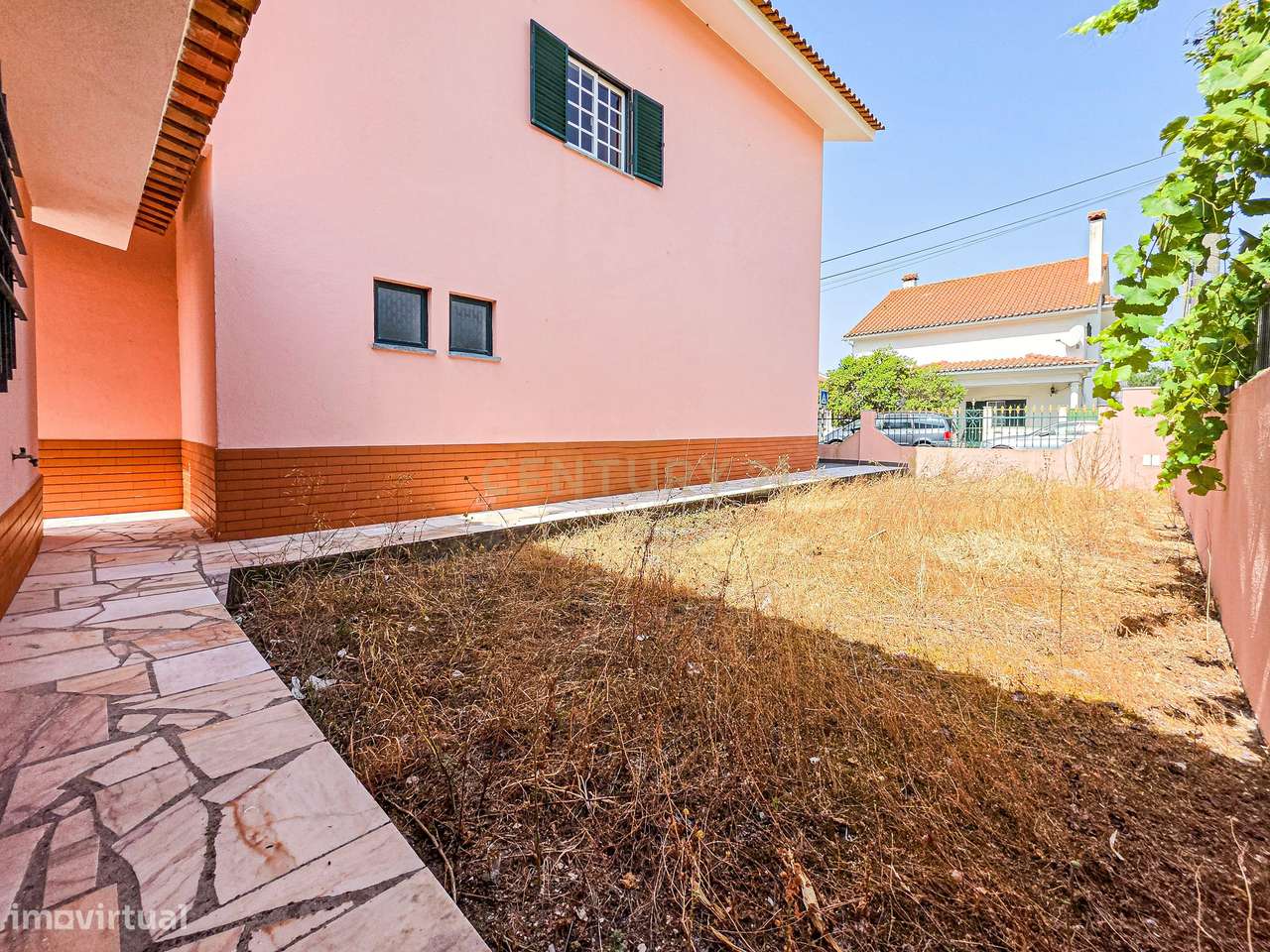 Moradia T3 + Loja em Fernão Ferro, Seixal - Oportunidade Única!-10