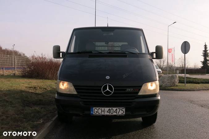 Mercedes-Benz Sprinter - 2