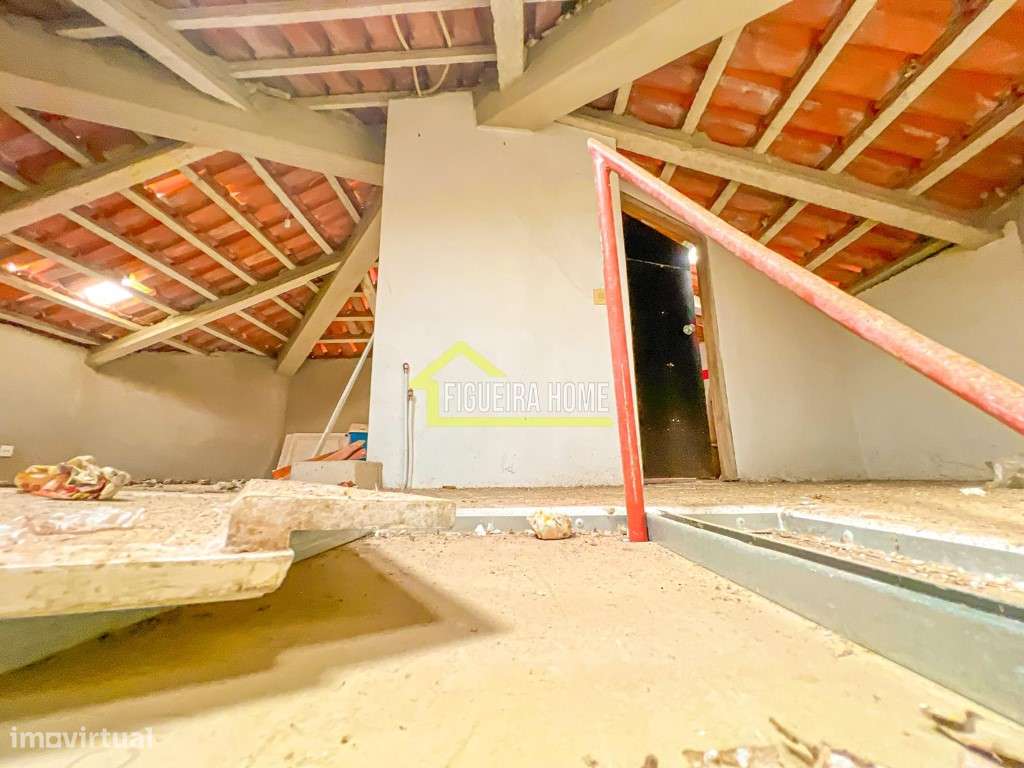 Andar de moradia com 4 quartos, garagem e anexo-43