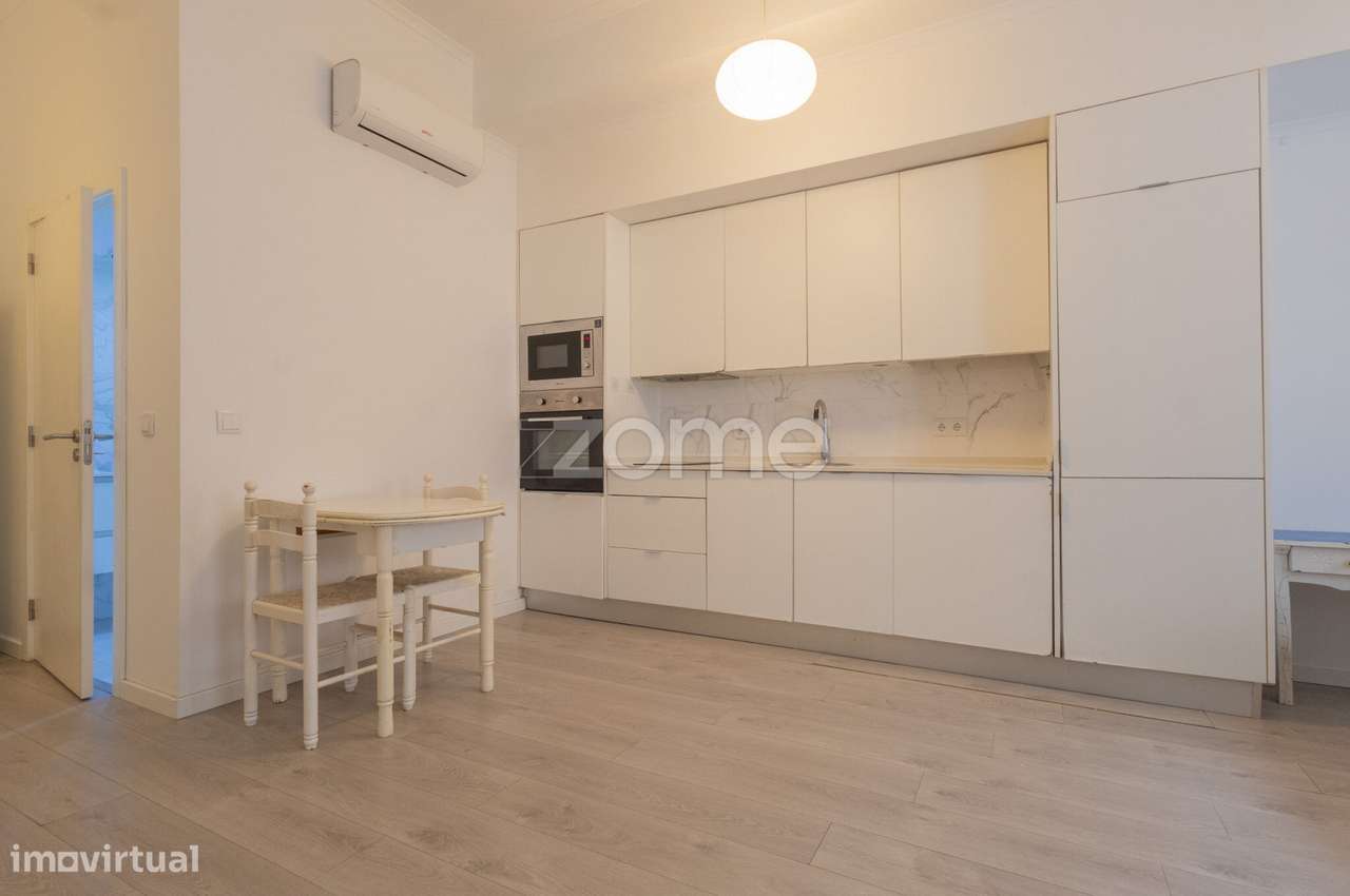 Estúdio com terraço privativo, equipado e mobilado no Beato - Grande imagem: 4/9