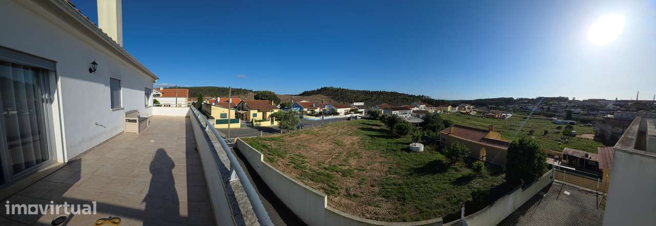Apartamento T2 com Terraço em Outeiro da Cabeça-19