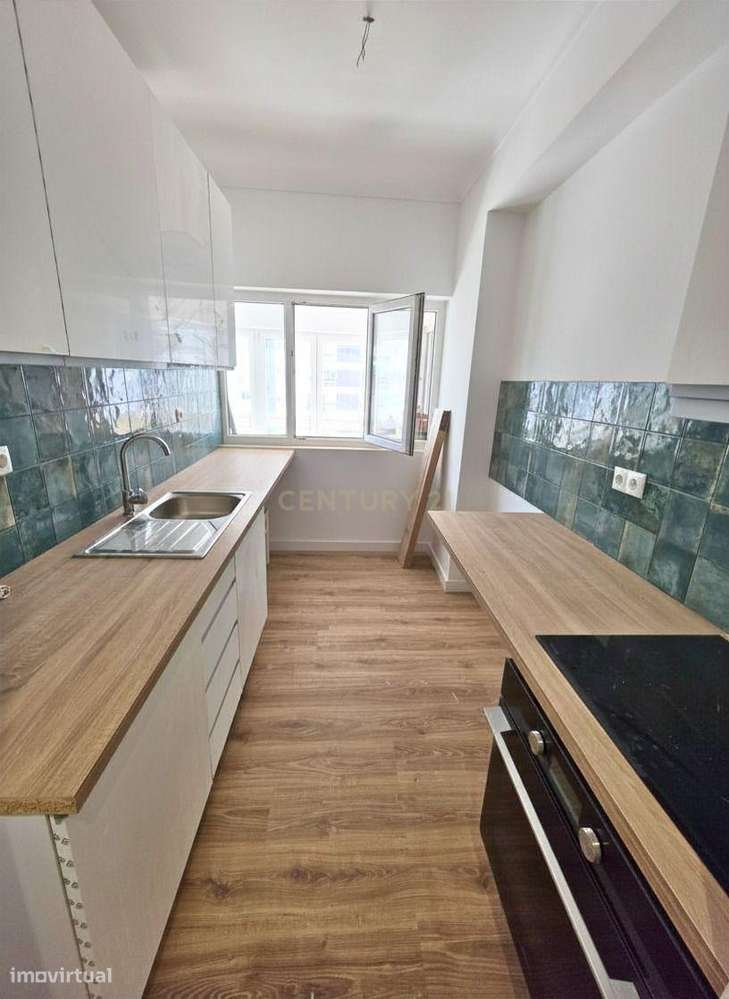 Apartamento Renovado em Algés, Oeiras - 2 Quartos e 2 WC-7