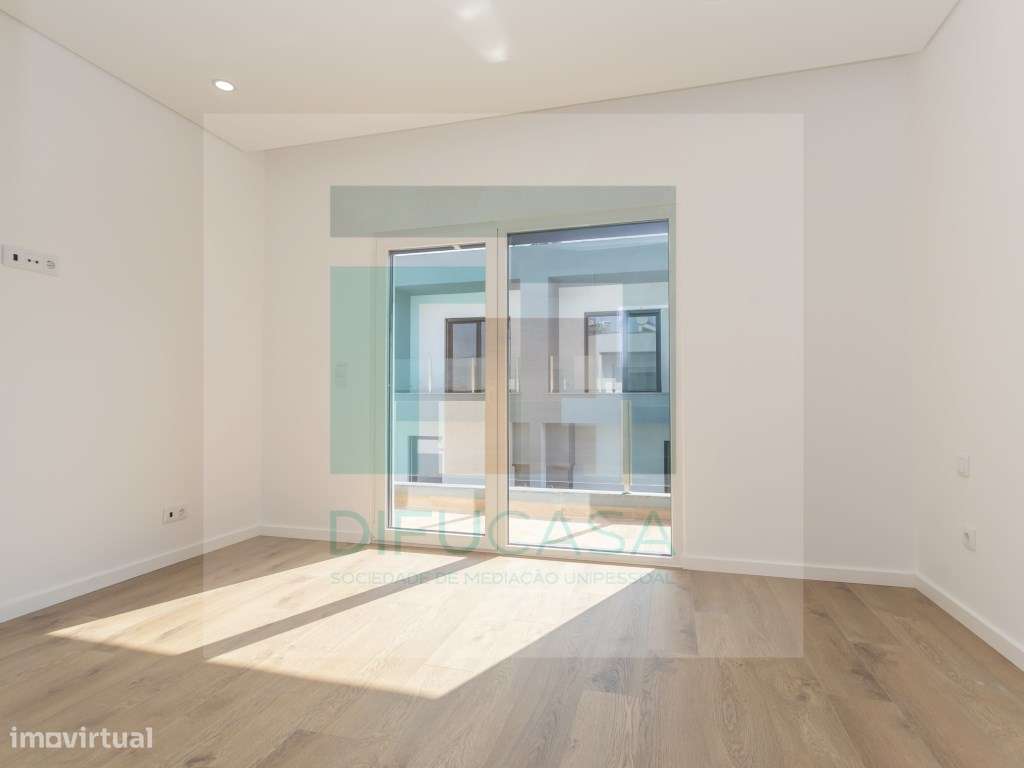 R084_2_Moradia Geminada T3+1-27