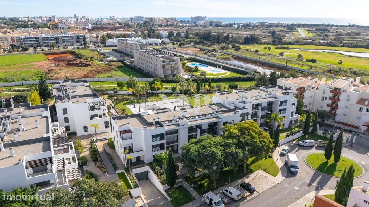 Apartamento T2 com Piscina, Vista Golf e Marina em Vilamoura - Grande imagem: 5/21