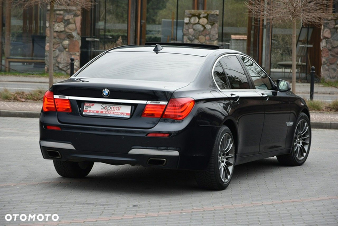 BMW Seria 7 740d xDrive - 22