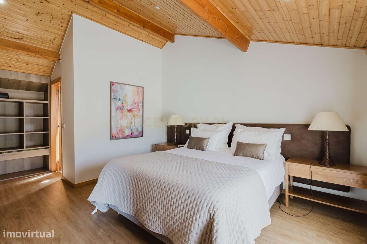 Casa T4 com Garagem Piscina e Jacuzzi junto ao Rio na zona do Gerês - Grande imagem: 5/47