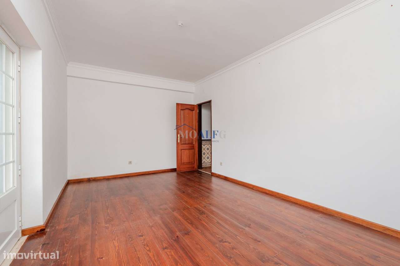 Moradia T7 com terreno perto de Vila Franca de Xira-38