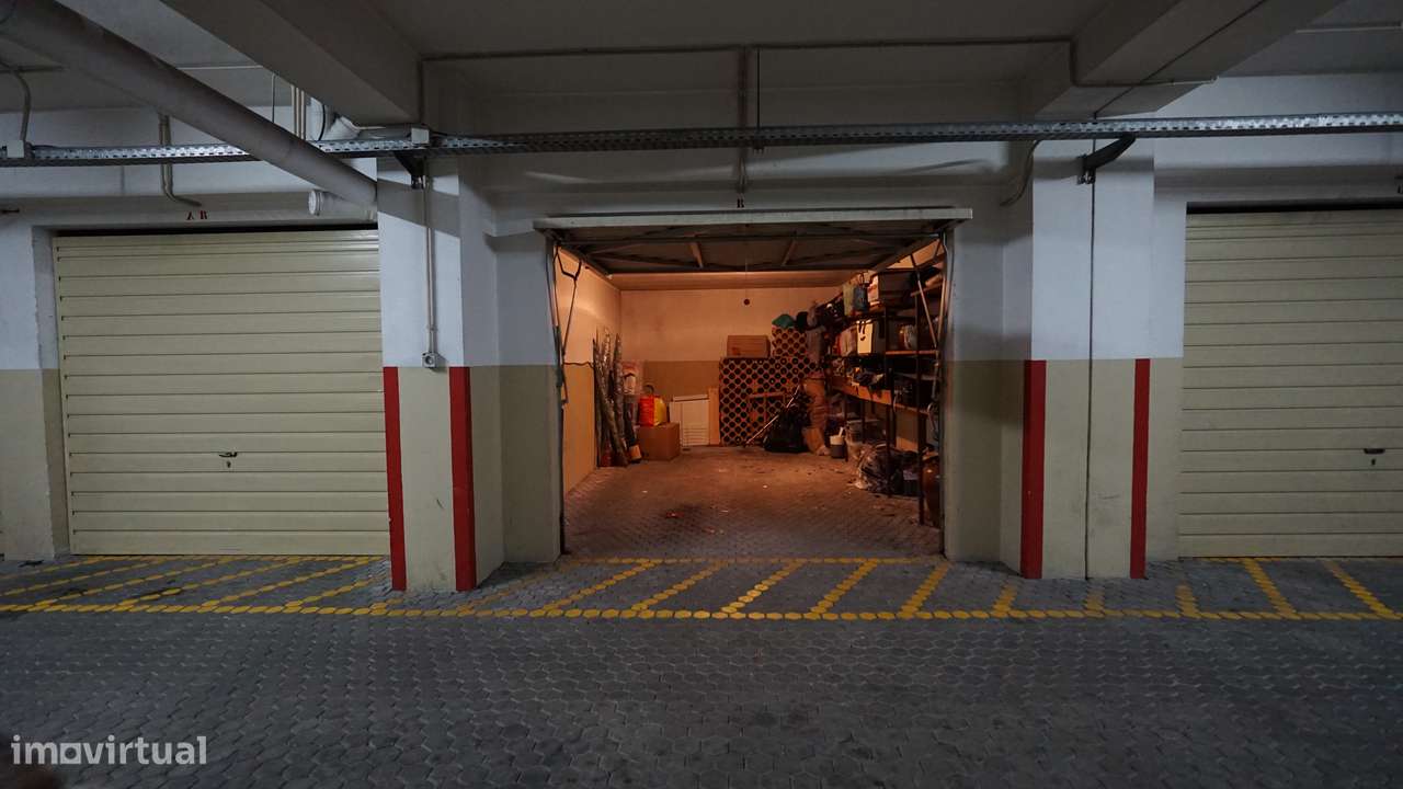 T3 com Garagem Box junto ao Metro em Gaia-17