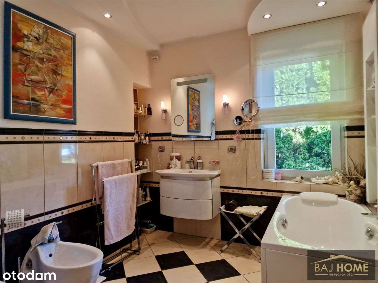 Wyjątkowa nieuchomość z domem w Mokrem k/G-dza-13