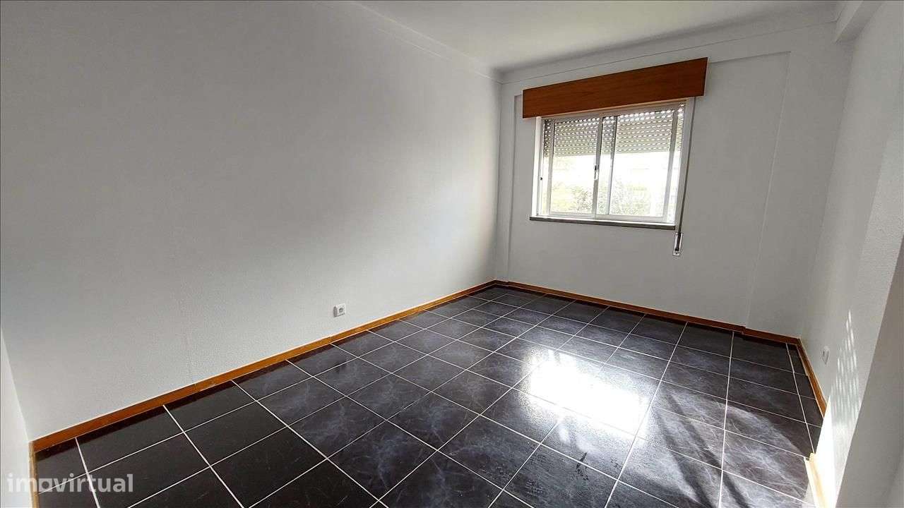 Apartamento T3 com Varanda em Algueirão-Mem Martins, Sintra-7