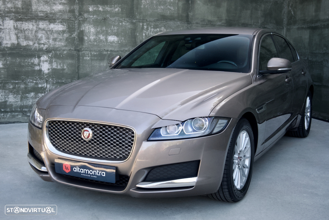 Jaguar XF E-Performance Prestige - 3