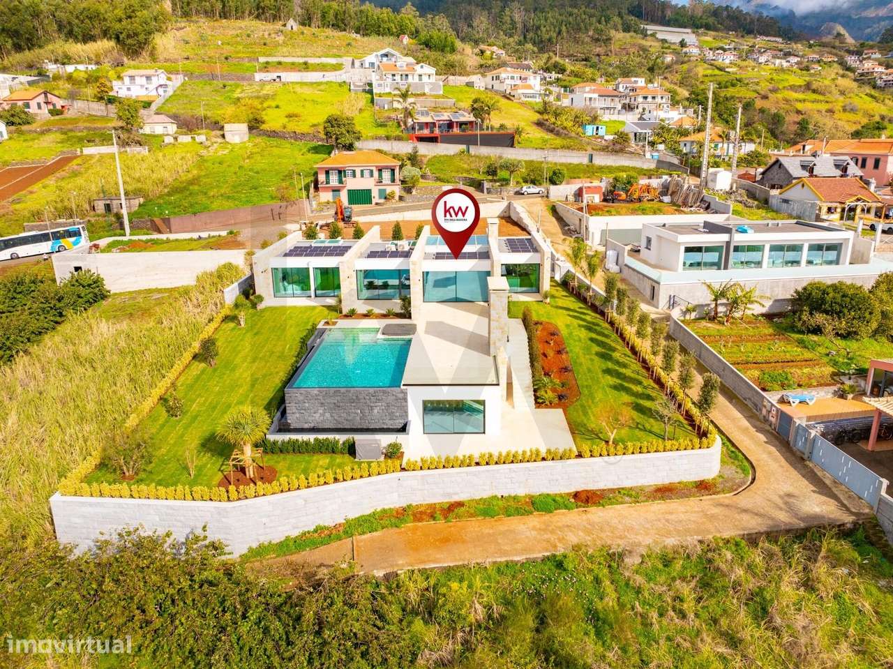 Moradia Térrea, T3 Totalmente Mobilada e equipada! Piscina, solário co - Grande imagem: 3/60