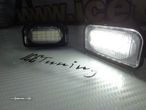 Suporte de lâmpada de matricula com led branco para Mercedes Classe C W203, CLK A209, W209, SL R230, Chrysler Crossfire coupe & Cabrio 03-07 - 16