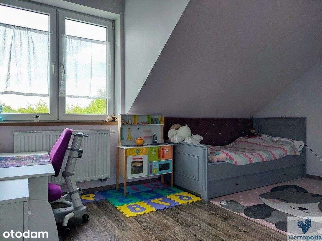 Wyjątkowo kompaktowy dom w rozsądnej cenie, 6 pok.-12