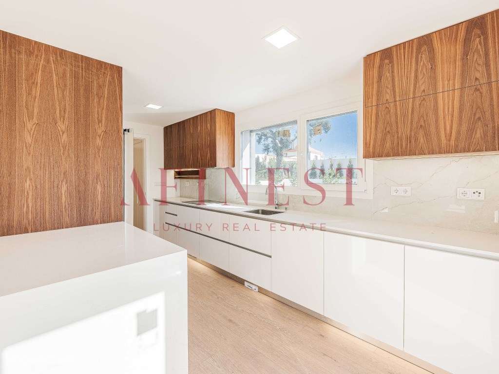 Moradia de Luxo T4 em Manique com Piscina, Jardim e Excelente Local... - Grande imagem: 4/60