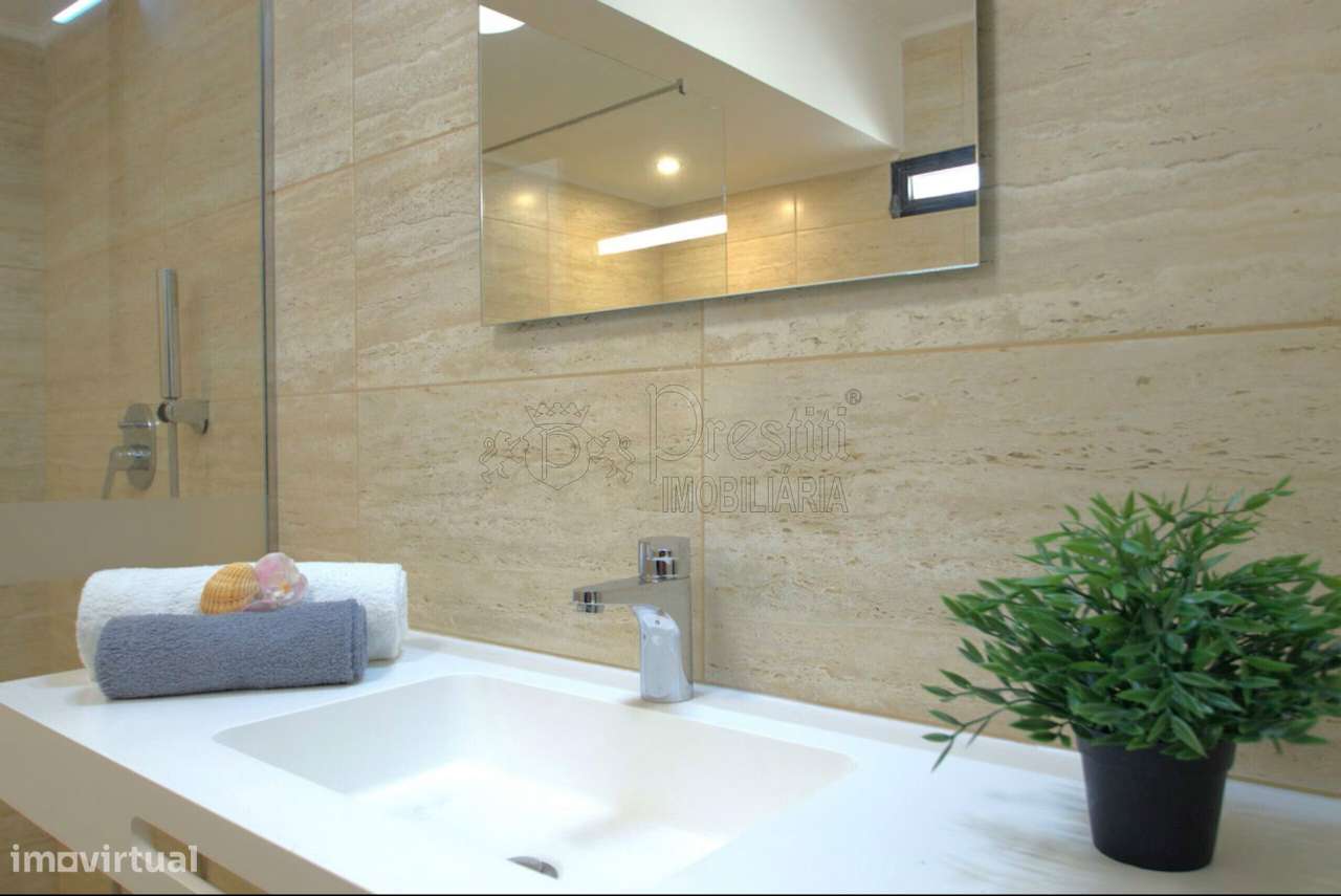 T4 no Algarve com Piscina Privativa e Vista Mar-26