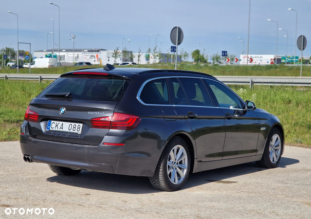 BMW Seria 5 520d Touring - 11