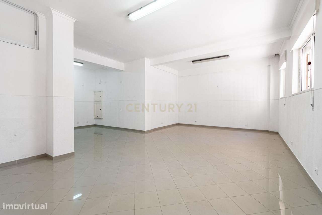 Loja para Venda em Odivelas – 91 m² | Junto ao Metro | Potencial para-8