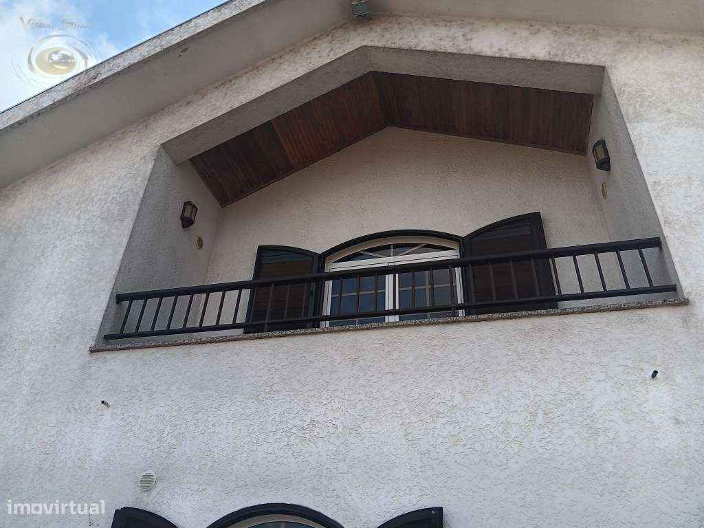 Moradia T3+1 com recheio.-49