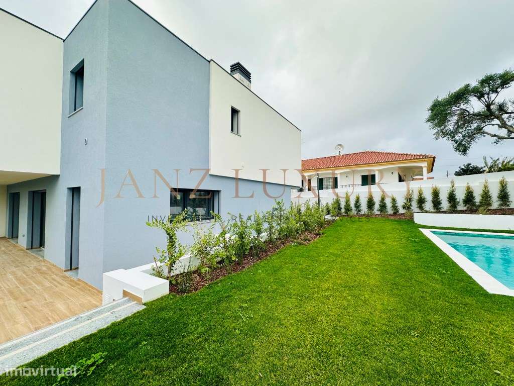 Moradia T4 com Piscina e 300m² Jardim em Manique | Cascais | Garage...-3
