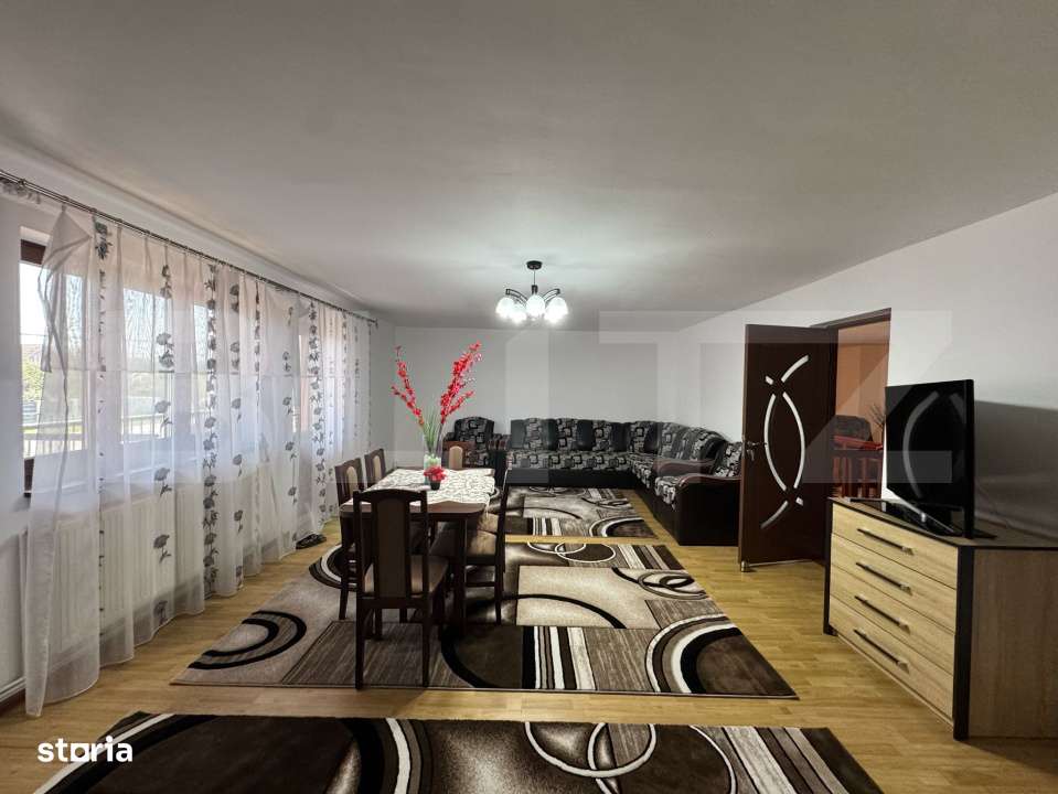 Casa cu 6 camere in Cristur, 287mp - Imagine principală: 3/19