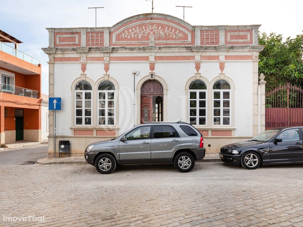 Moradia T5, perto do centro histórico, em Loulé, Algarve