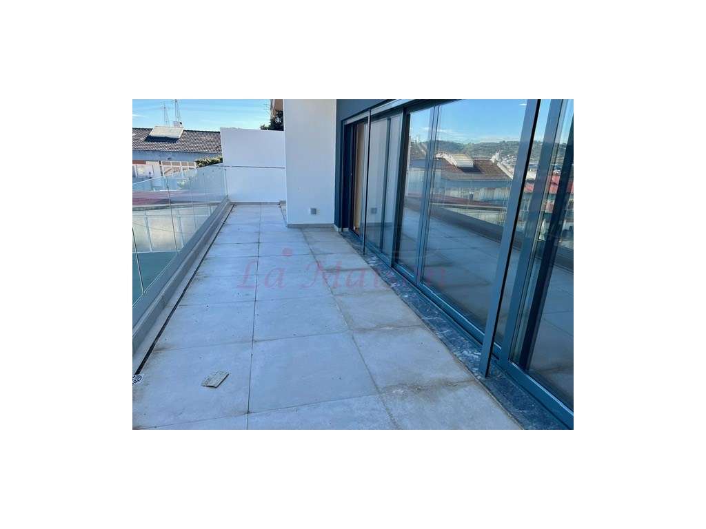 Moradia V5 no centro de Loures-18