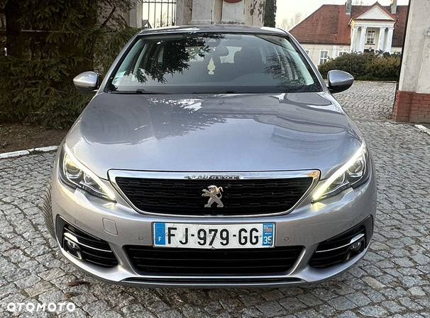 Peugeot 308 - 8