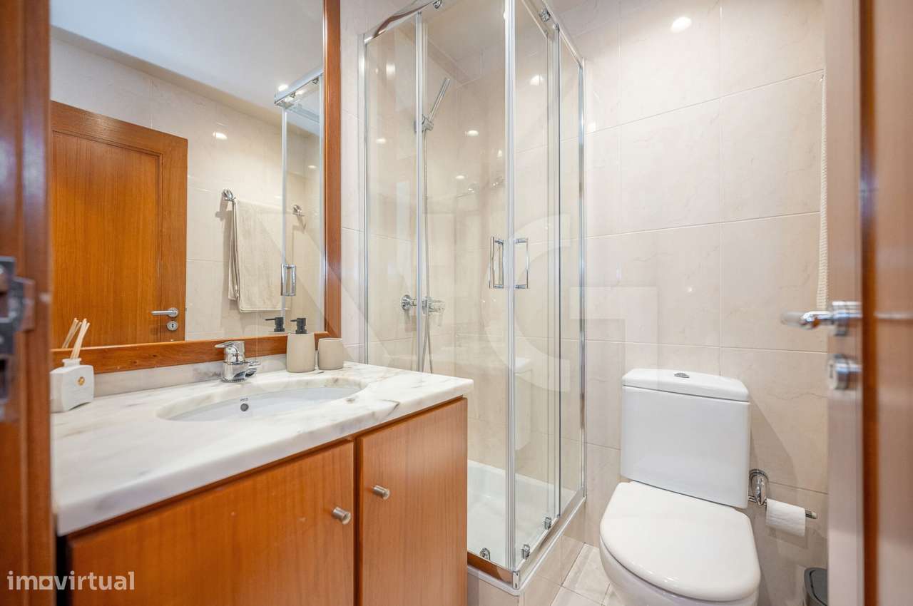 Penthouse T2 Matosinhos em Condomínio fechado com Garagem e Arrumos-33