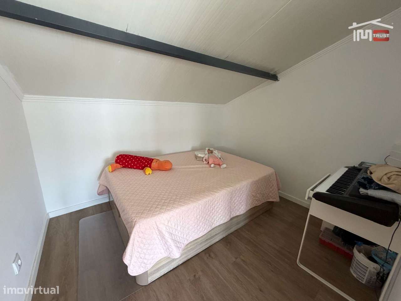 Moradia Isolada T3 + 2 em Palhais, Cozinha Equipada, Amplo Jardim, ...-32