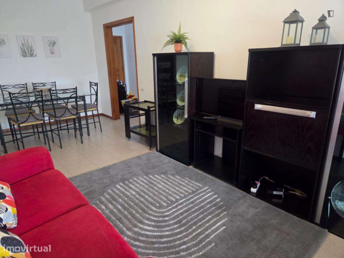 Apartamento com 1 quartos - localizado em Mafamude Porto - Grande imagem: 4/13