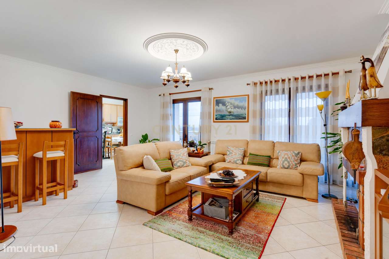 Moradia com um belissimo espaço exterior e praia privada!-26