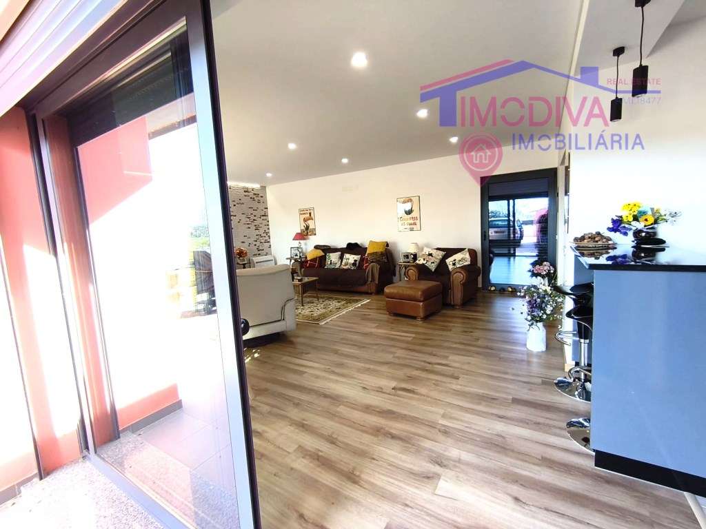 Moradia térrea T3 com garagem em Figueiró dos Vinhos-22