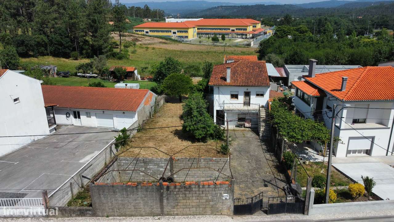 Duas Moradias em Terreno Urbano de 1.000 m² - centro da Lousã-8