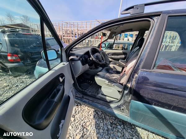 Dezmembrari  Renault SCENIC RX4  2000  > 2003 - 8