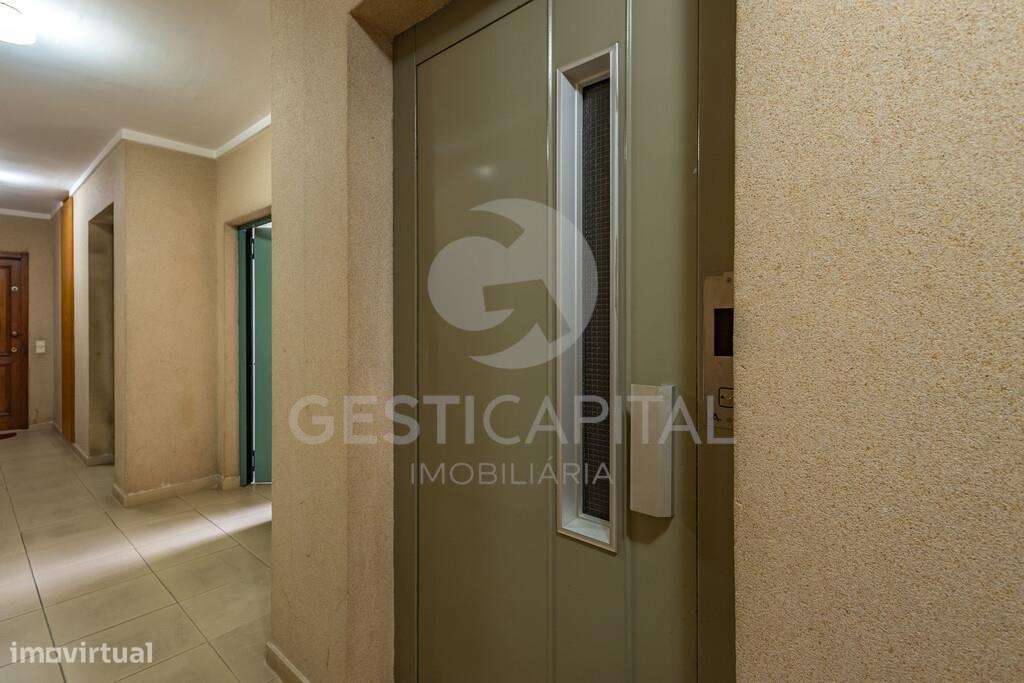 Apartamento T3 com lugar de garagem no centro do Marco de Canaveses-19