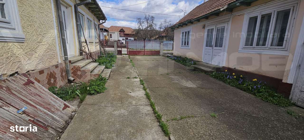 Casă de vânzare la cca.10 km de Onești - Com. Tg. Trotuș-3