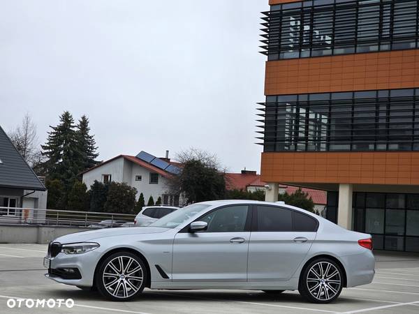 BMW Seria 5 530d xDrive Luxury Line sport - 4