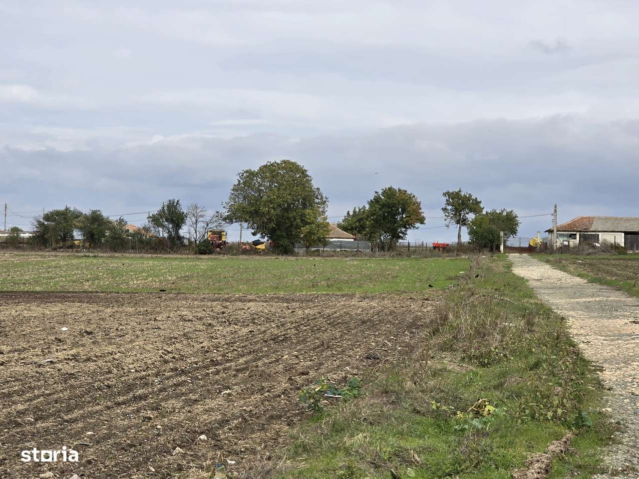 Comuna Amzacea- sat G.Scărișoreanu -Fermă zootehnică ,  teren 5,1ha-8